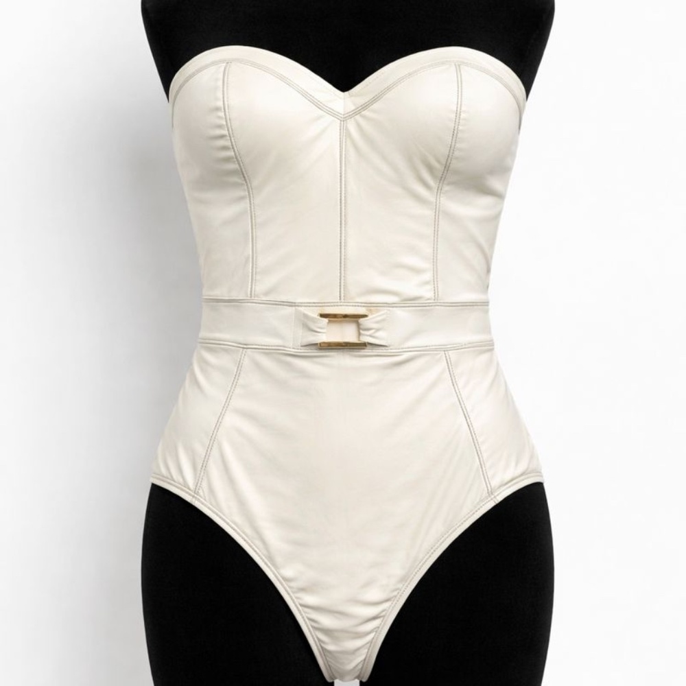 Bleu Rod Beattie One Piece A Fine Line Swimsuit in Coconut Water Cream Sz 6